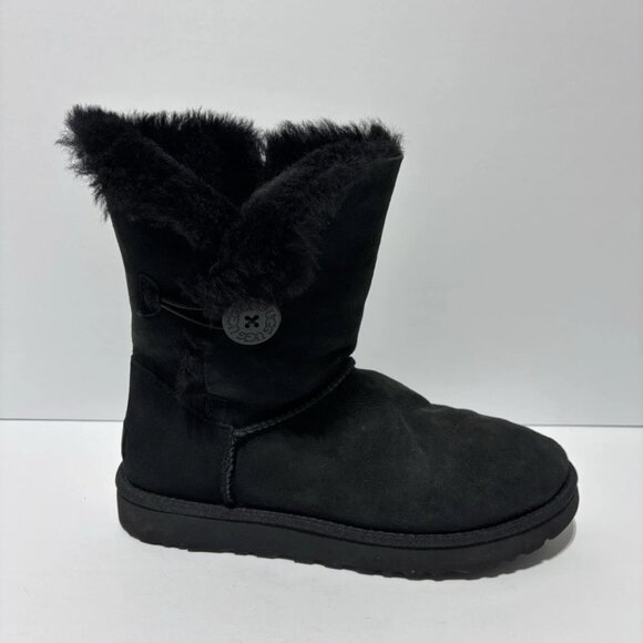 UGG Women’s Bailey Button II Black Boots, Size 9 M - Picture 1 of 6